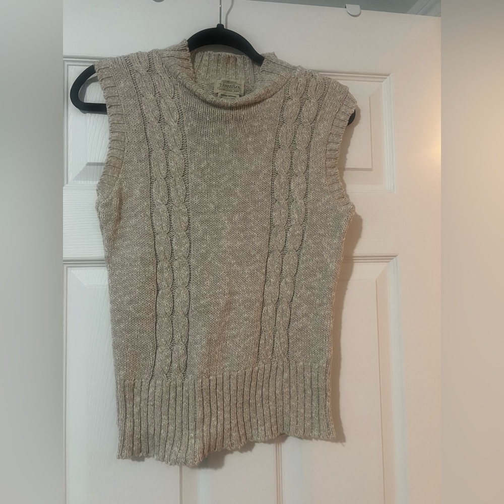St. John's Bay Cream Cable Knit Sleeveless Sweater Vest size M